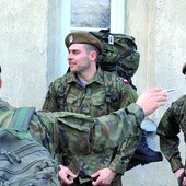 ▲	Wyposażenie kilkuset ochotników to początek przygody  w 5. Mazowieckiej Brygadzie Obrony Terytorialnej w Ciechanowie.