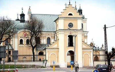 ▲	Kościół pw. Wniebowzięcia Najświętszej Maryi Panny to najważniejszy zabytek Opola Lubelskiego. 