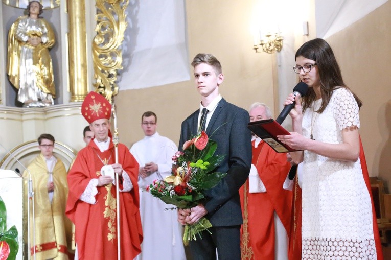 Bierzmowanie w par. św. Jadwigi w Dębicy