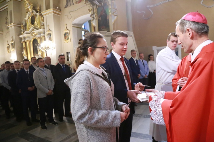 Bierzmowanie w par. św. Jadwigi w Dębicy