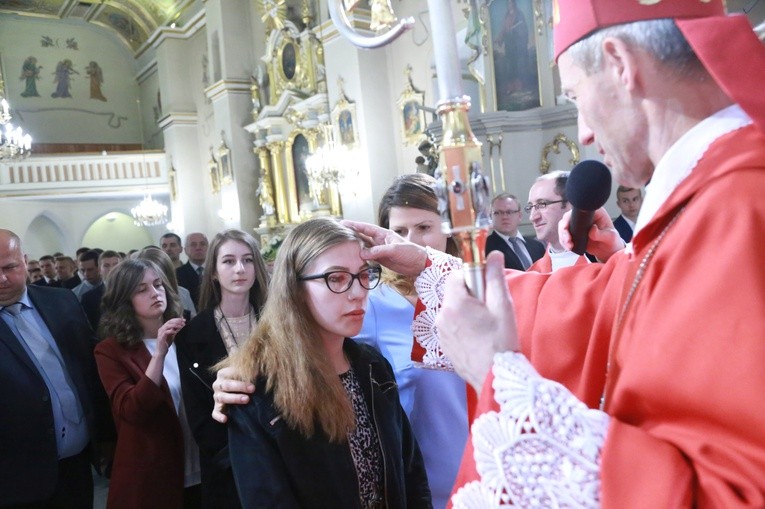 Bierzmowanie w par. św. Jadwigi w Dębicy