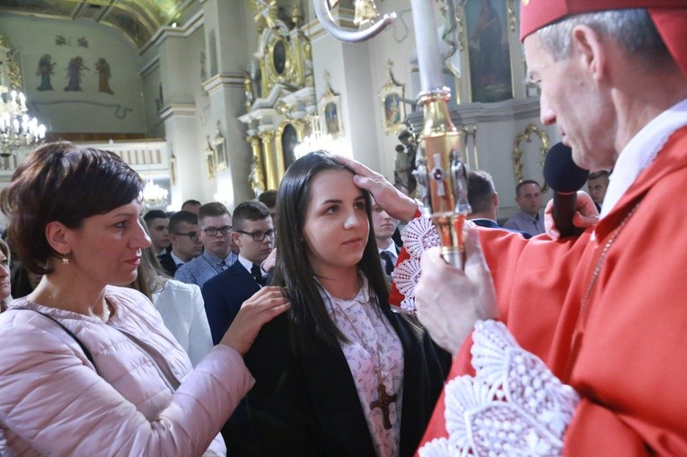 Bierzmowanie w par. św. Jadwigi w Dębicy