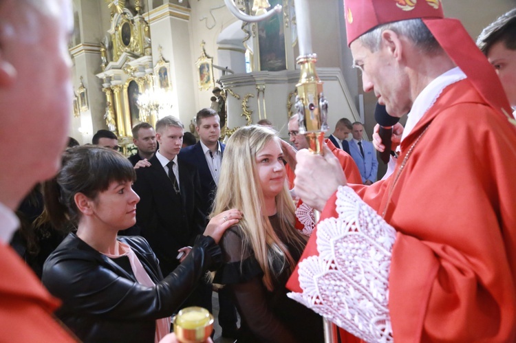 Bierzmowanie w par. św. Jadwigi w Dębicy