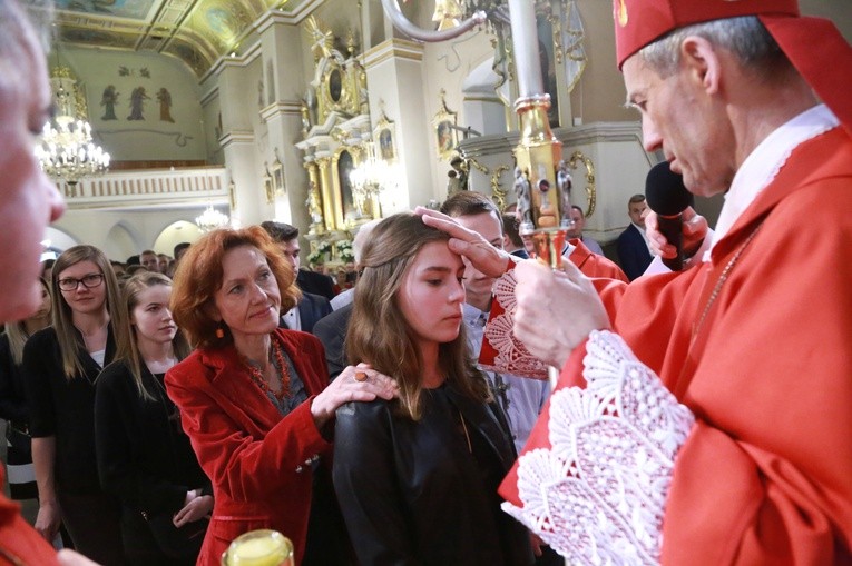 Bierzmowanie w par. św. Jadwigi w Dębicy