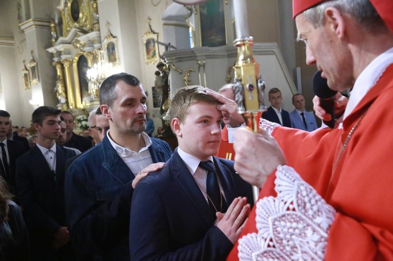 Bierzmowanie w par. św. Jadwigi w Dębicy