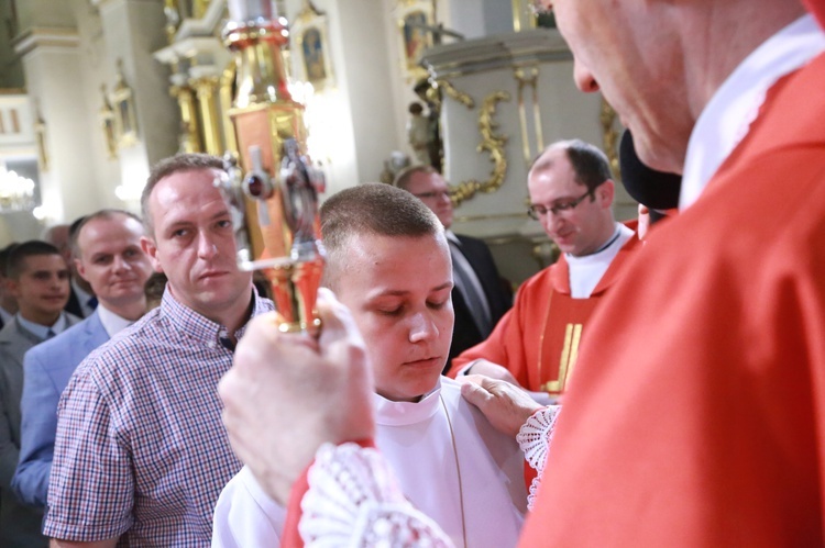 Bierzmowanie w par. św. Jadwigi w Dębicy