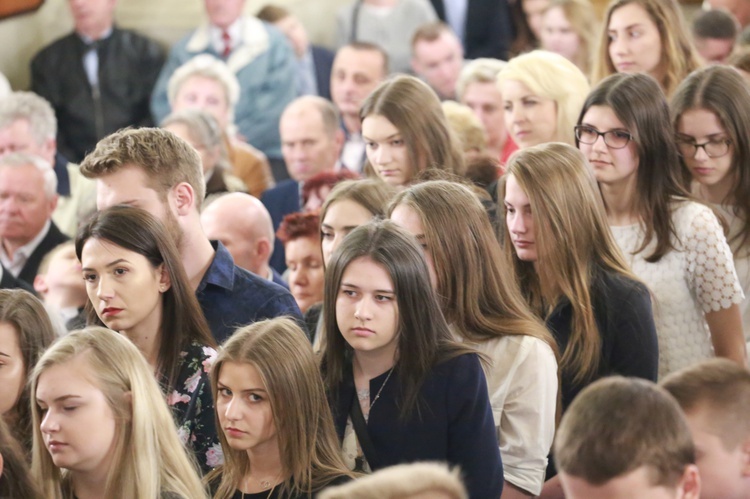 Bierzmowanie w par. św. Jadwigi w Dębicy