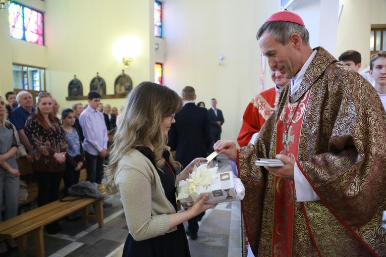 Bierzmowanie w par. Świętego Krzyża w Dębicy