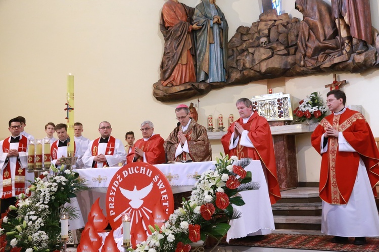 Bierzmowanie w par. Świętego Krzyża w Dębicy