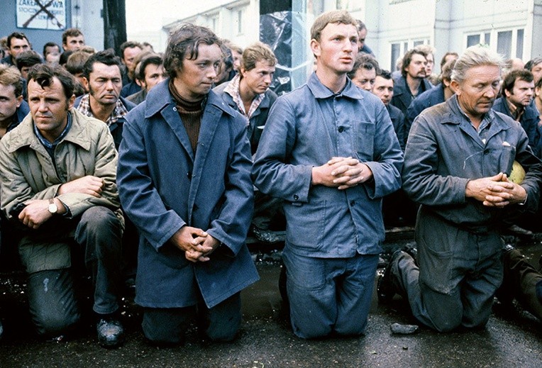 Msza św. dla strajkujących robotników w Stoczni Gdańskiej, 25.08.1980 r.