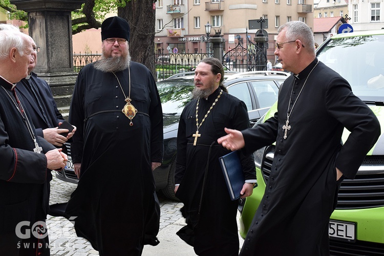 Wizyta gości z Kazachstanu w świdnickiej katedrze i Kościele Pokoju