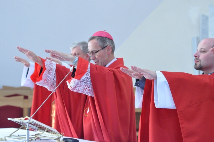 Bierzmowanie w par. Miłosierdzia Bożego w Dębicy 