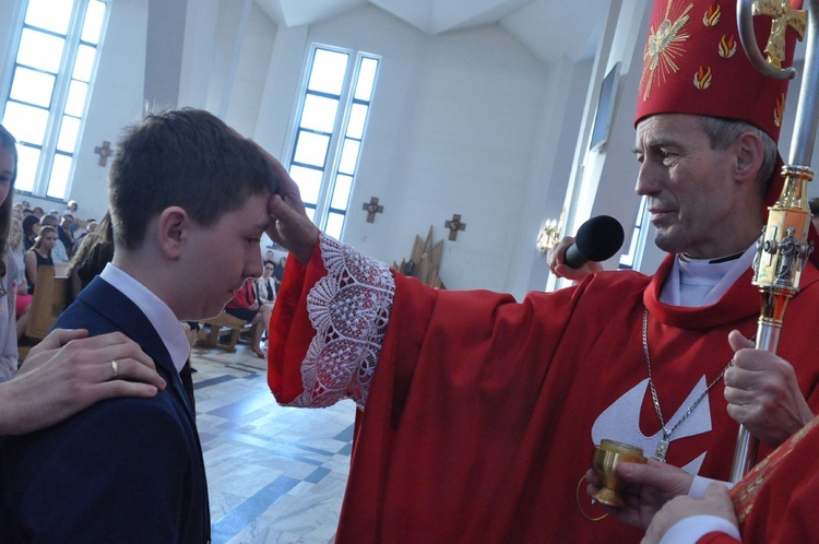 Bierzmowanie w par. Miłosierdzia Bożego w Dębicy 