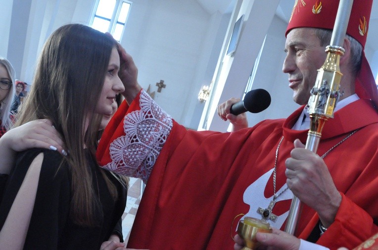 Bierzmowanie w par. Miłosierdzia Bożego w Dębicy 