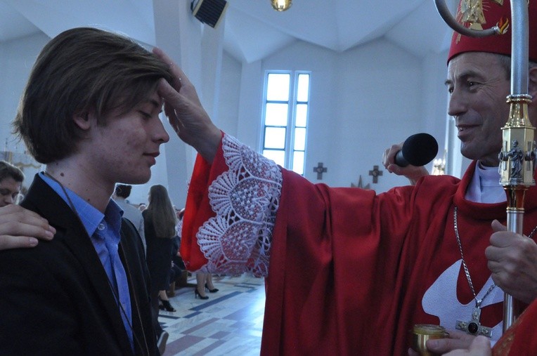 Bierzmowanie w par. Miłosierdzia Bożego w Dębicy 