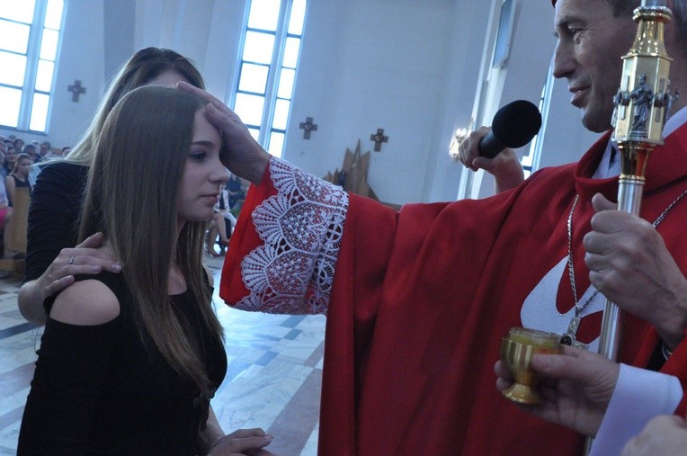 Bierzmowanie w par. Miłosierdzia Bożego w Dębicy 