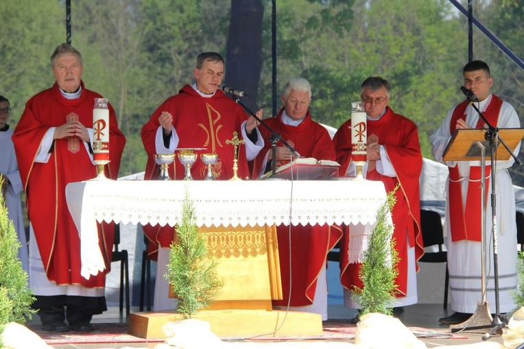 Uroczystości na Górze Śmierci w Pustkowie-Osiedlu