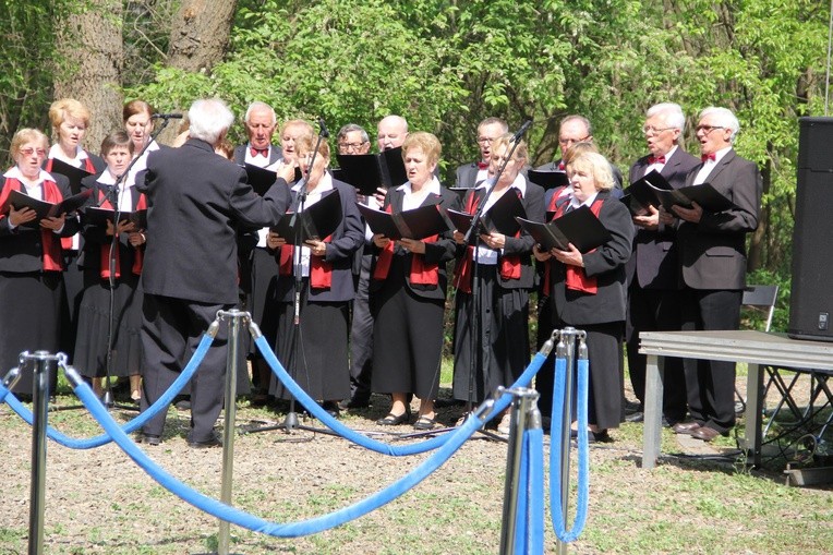 Uroczystości na Górze Śmierci w Pustkowie-Osiedlu