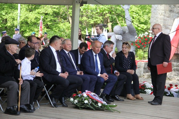 Uroczystości na Górze Śmierci w Pustkowie-Osiedlu