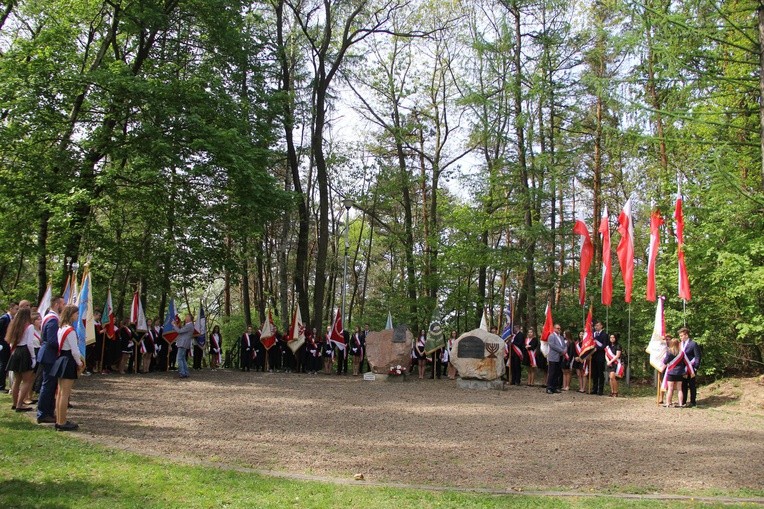 Uroczystości na Górze Śmierci w Pustkowie-Osiedlu