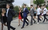 Polonez maturzystów na pl. Chrobrego w Bielsku-Białej