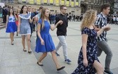 Polonez maturzystów na pl. Chrobrego w Bielsku-Białej