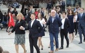 Polonez maturzystów na pl. Chrobrego w Bielsku-Białej