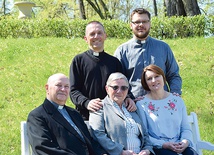 Podczas Eucharystii modlitwą obejmiemy m.in. mamy kapłanów.