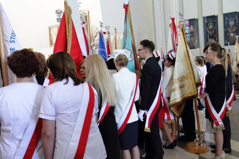 Początek uroczystości beatyfikacji Hanny Chrzanowskiej w Łagiewnikach 