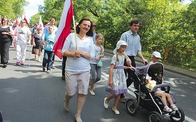 Ulicami naszych miast znów przejdą rodzinne korowody.