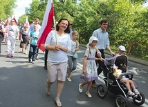 Ulicami naszych miast znów przejdą rodzinne korowody.