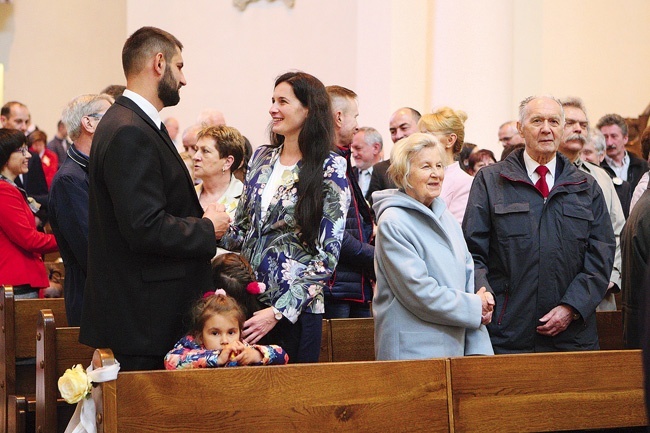 Odnowienie przyrzeczeń podczas Jubileuszy Małżeńskich w maju 2017 roku.