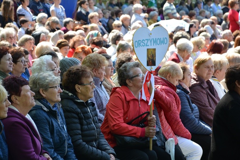 Zjazd osób modlących się za kapłanów