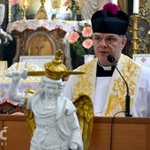 ks. Zbigniew Chromy, który przed laty zakładał duszpasterstwo, wygłosił homilię jubileuszową