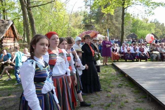 Niepodległościowy piknik w skansenie