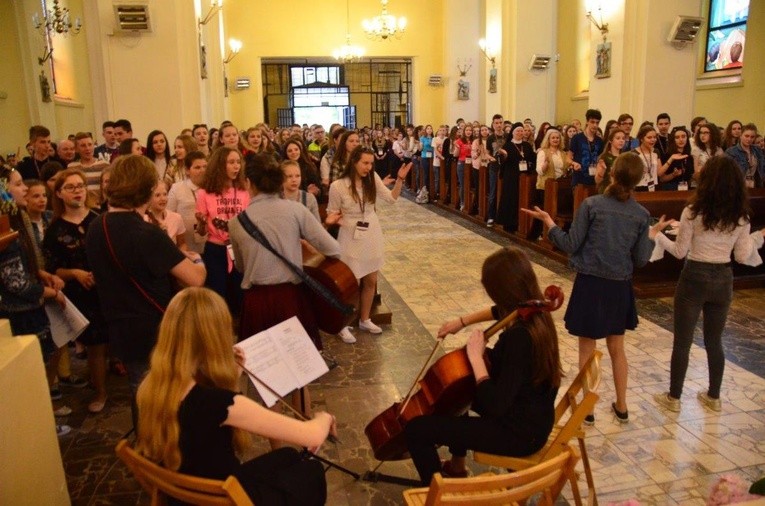 Młodzi w Annopolu i Linowie