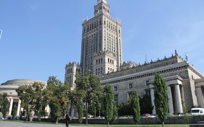 Afera reprywatyzacyjna wyszła na jaw, gdy okazało się, że warszawski ratusz przekazał działkę przy dawnej Chmielnej 70 w prywatne ręce, mimo wcześniej wypłaconego odszkodowania