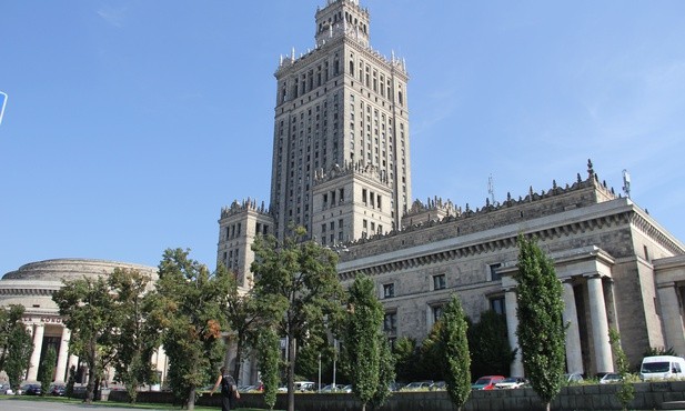 Afera reprywatyzacyjna wyszła na jaw, gdy okazało się, że warszawski ratusz przekazał działkę przy dawnej Chmielnej 70 w prywatne ręce, mimo wcześniej wypłaconego odszkodowania