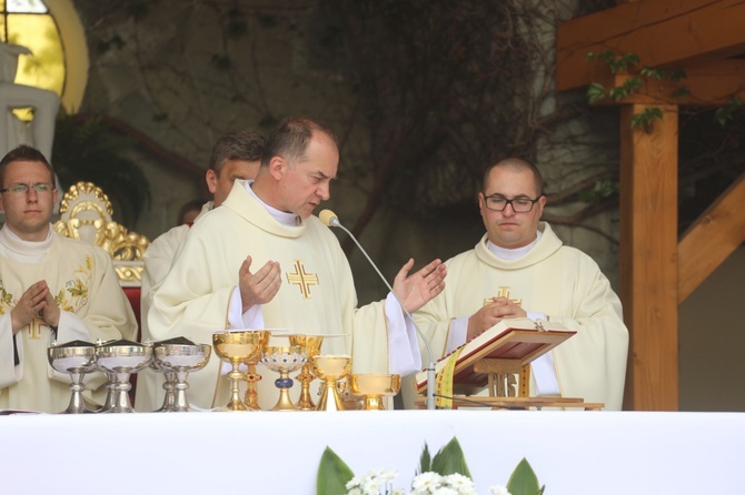 Msza św. na rozpoczęcie 6. pielgrzymki z Hałcnowa do Łagiewnik