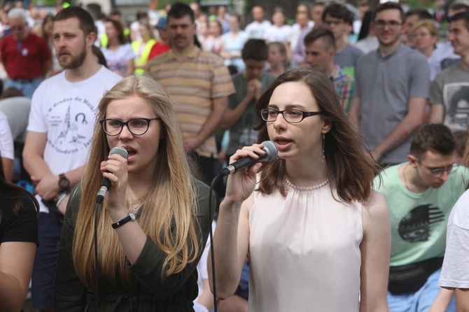 Msza św. na rozpoczęcie 6. pielgrzymki z Hałcnowa do Łagiewnik