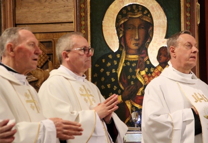 Peregrynacja i koronacja w Marysinie Wawerskim