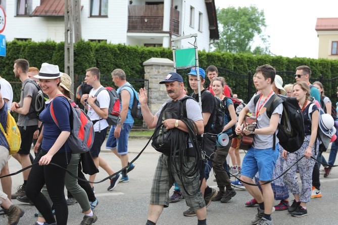 6. pielgrzymka do Bożego Miłosierdzia wyruszyła z Hałcnowa