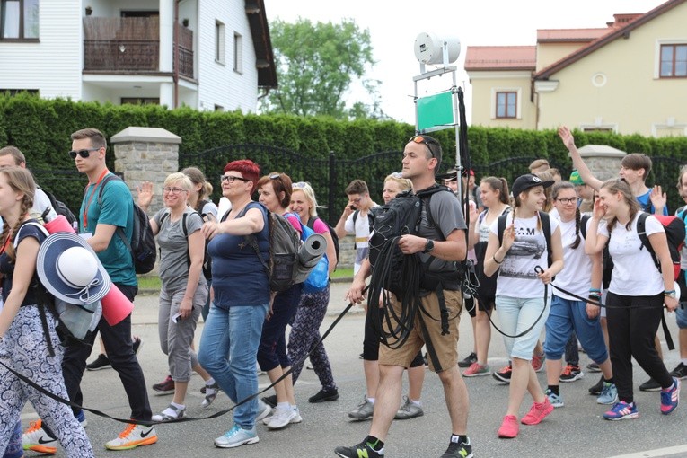 6. pielgrzymka do Bożego Miłosierdzia wyruszyła z Hałcnowa