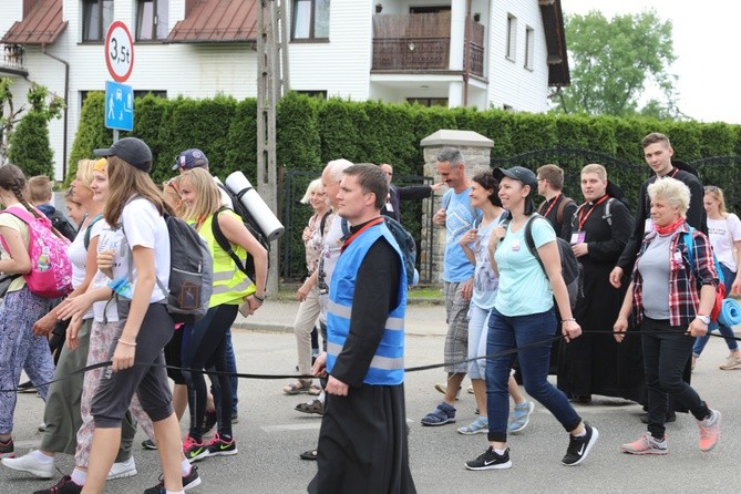 6. pielgrzymka do Bożego Miłosierdzia wyruszyła z Hałcnowa