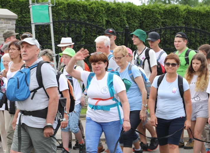 6. pielgrzymka do Bożego Miłosierdzia wyruszyła z Hałcnowa