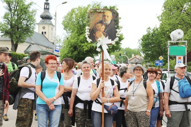 6. pielgrzymka do Bożego Miłosierdzia wyruszyła z Hałcnowa