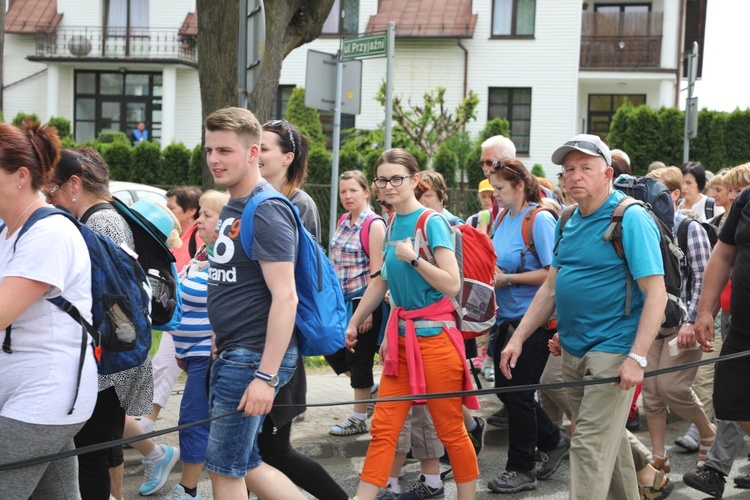 6. pielgrzymka do Bożego Miłosierdzia wyruszyła z Hałcnowa