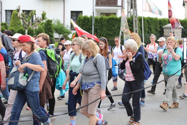 6. pielgrzymka do Bożego Miłosierdzia wyruszyła z Hałcnowa