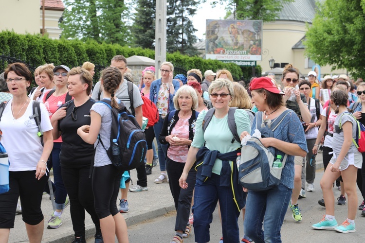 6. pielgrzymka do Bożego Miłosierdzia wyruszyła z Hałcnowa