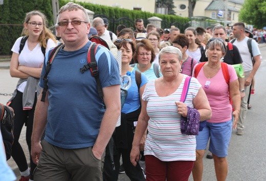 6. pielgrzymka do Bożego Miłosierdzia wyruszyła z Hałcnowa